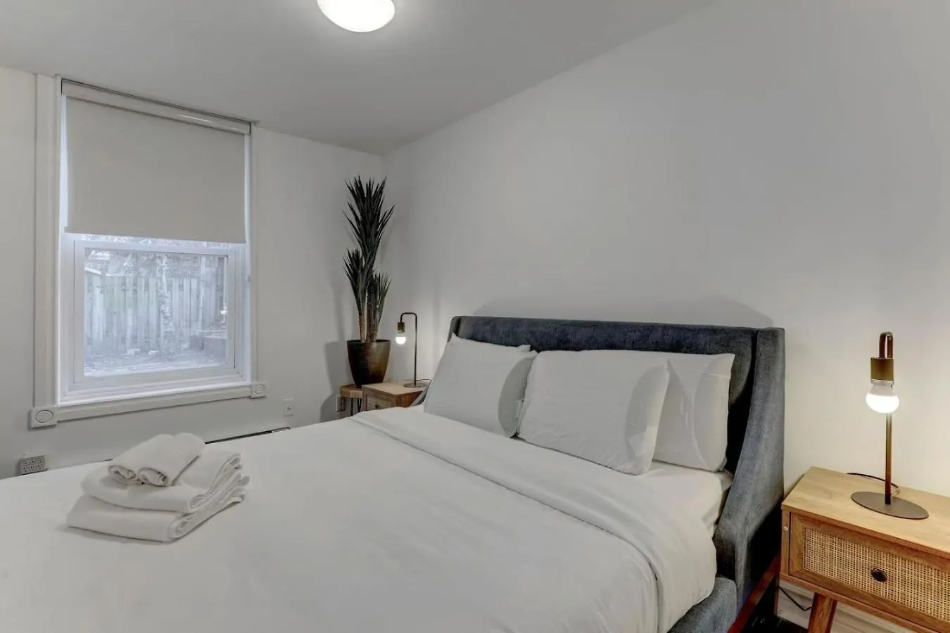 Artful 3Br In Montreal Village Zp0