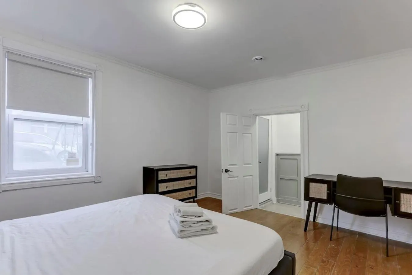 Artful 3Br In Montreal Village Zp0 Canada