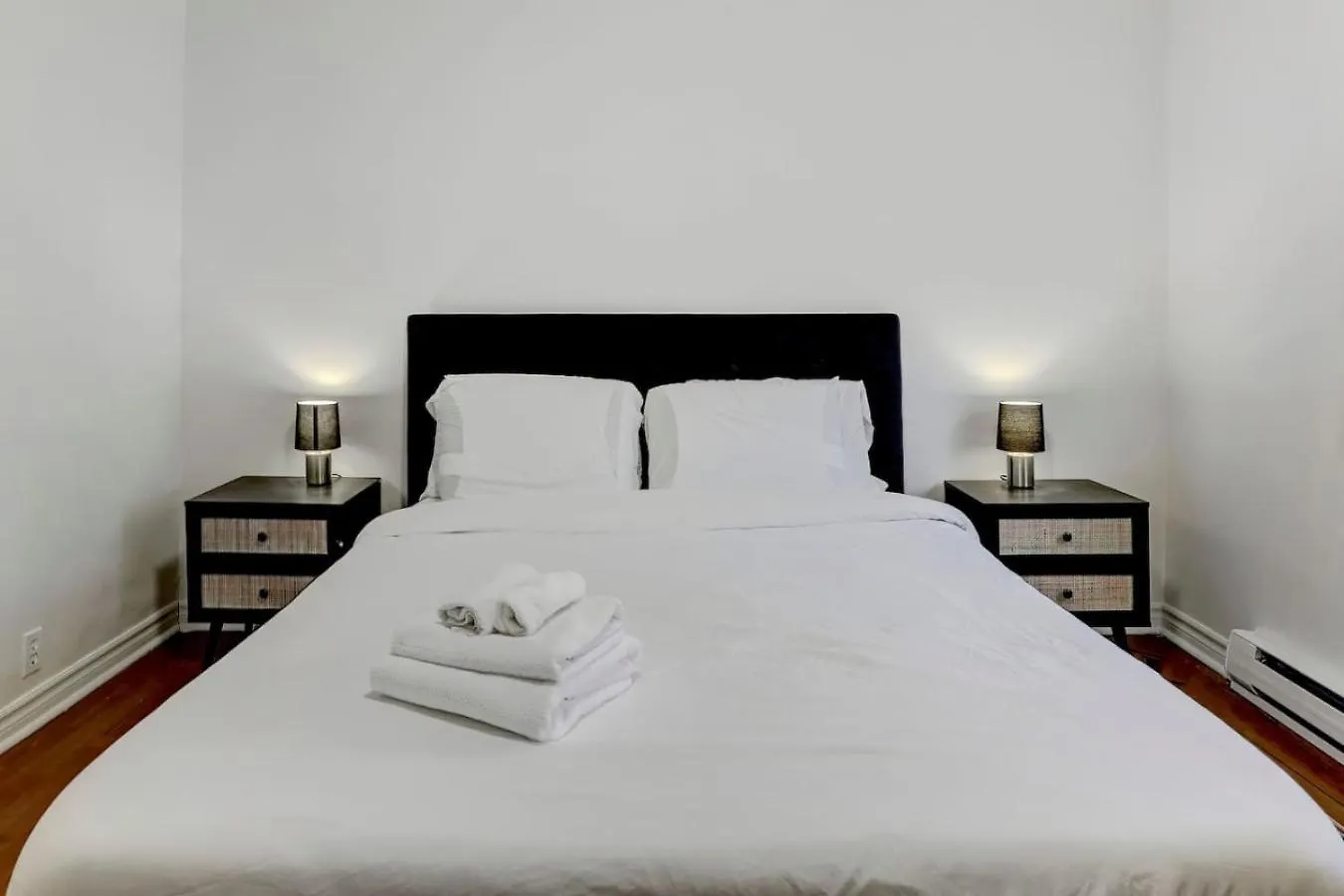 Artful 3Br In Montreal Village Zp0