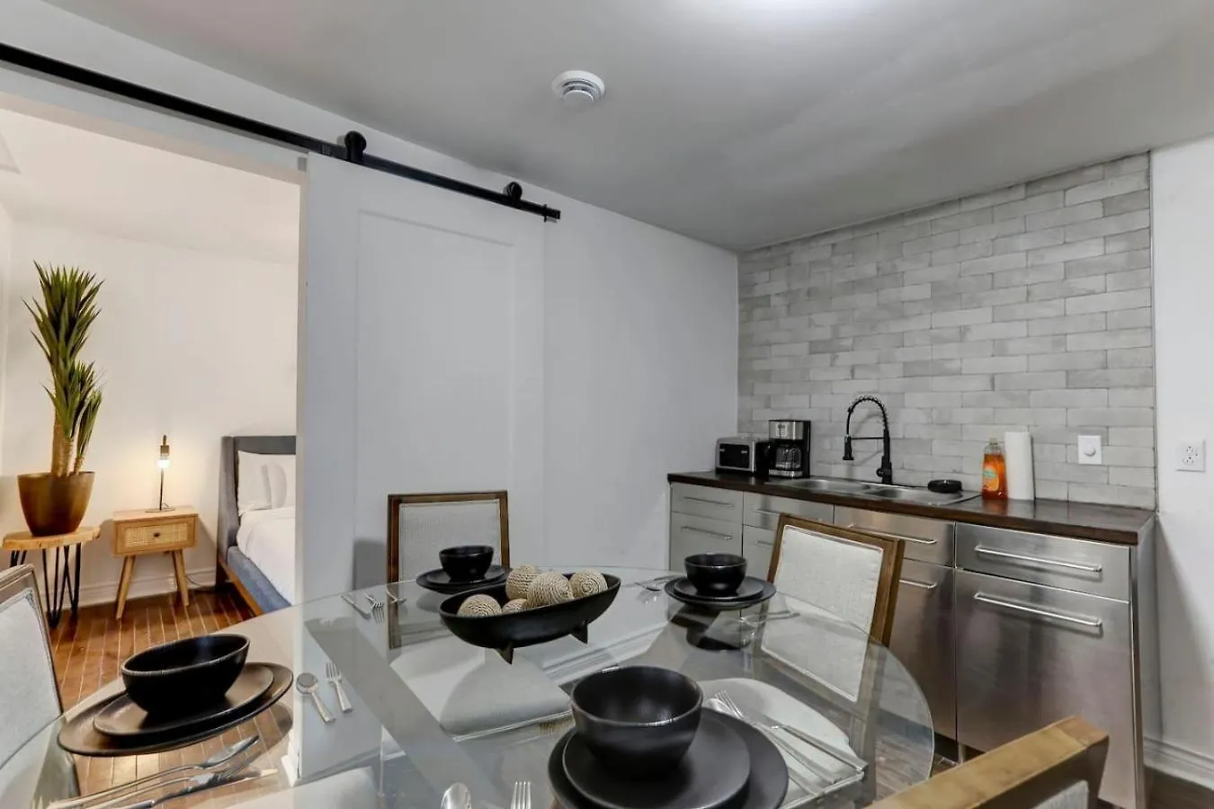 Artful 3Br In Montreal Village Zp0 0*,  Canada
